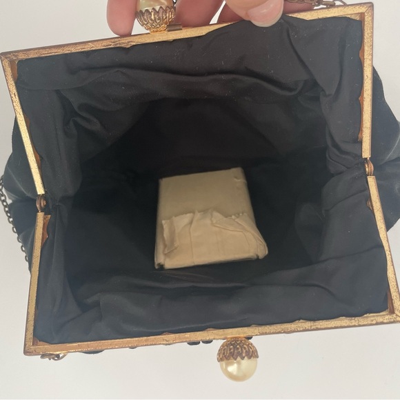 Adorable Vintage 1930s-1940s Black Embroidered Evening Bag - Picture 8 of 10